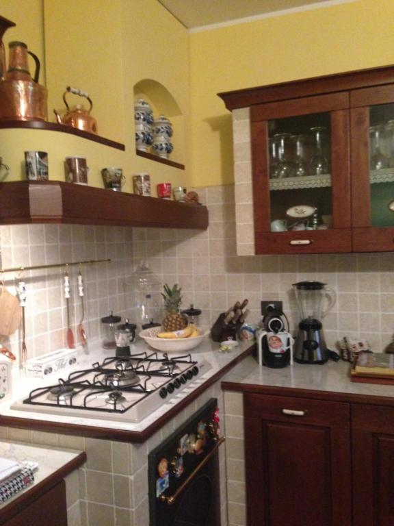 A kitchen or kitchenette at Omas Haus