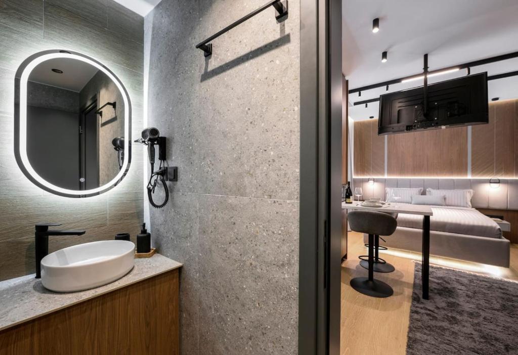 Aristotelian Virtues - Tharros - 2