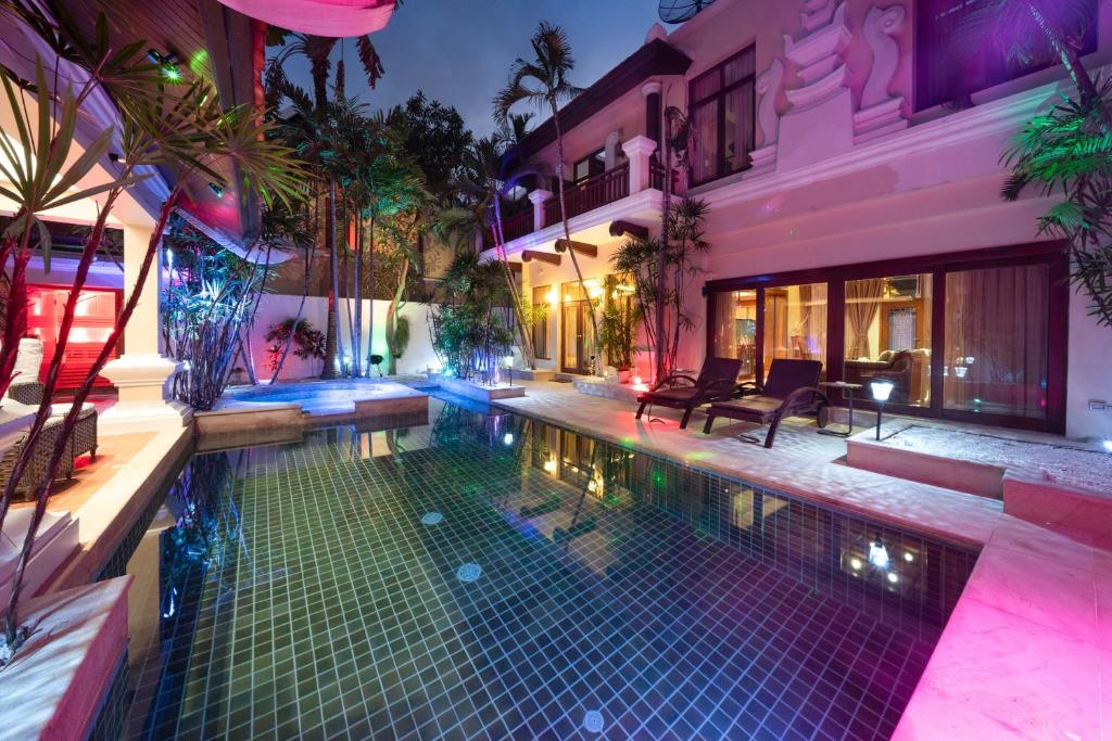 Πισίνα στο ή κοντά στο Pattaya Luxurious Gentlemans Club Pool Villa