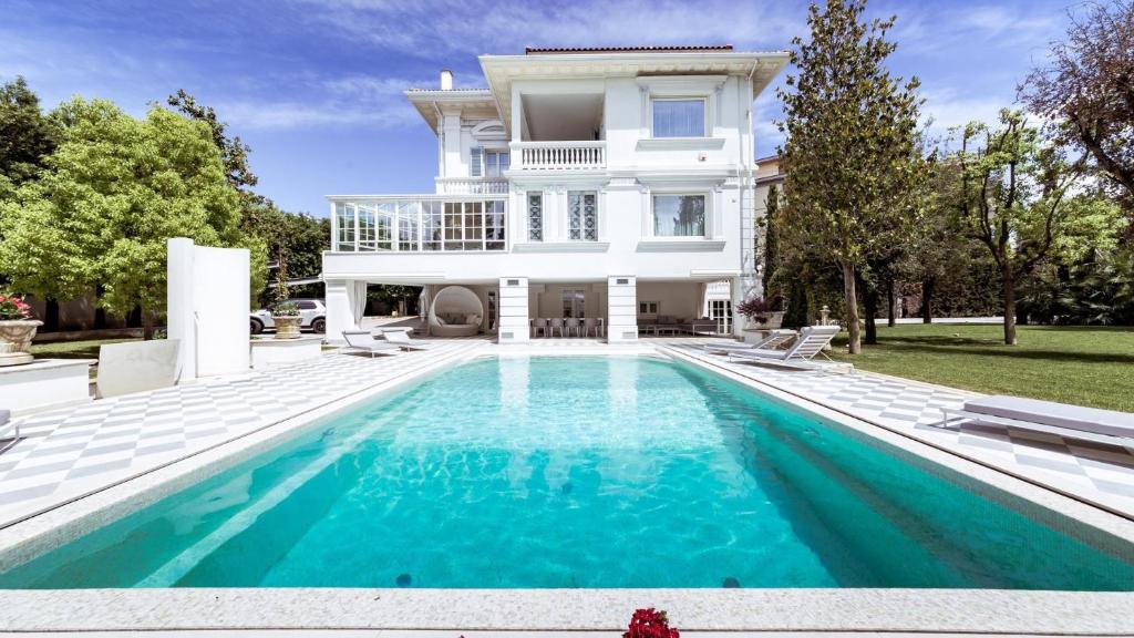 Hồ bơi trong/gần VILLA LA PERLA BIANCA 10, Emma Villas