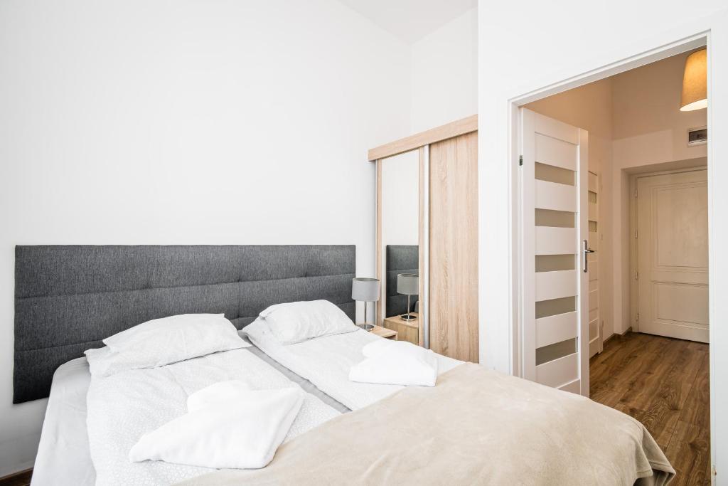 Apartamenty Bosacka WAWELOFTS - Deluxe One-Bedroom Apartment