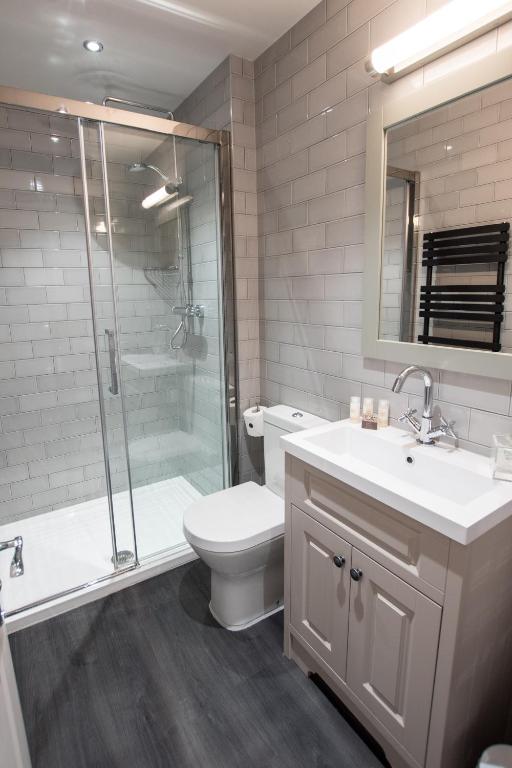 The Halston Carlisle - Townhouse Two Bedroom One Bathroom Apartment