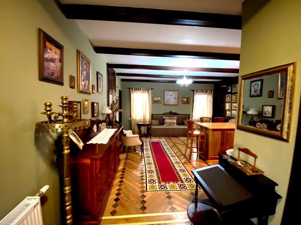 Posezení v ubytování Miletića čardak Ribarska Banja
