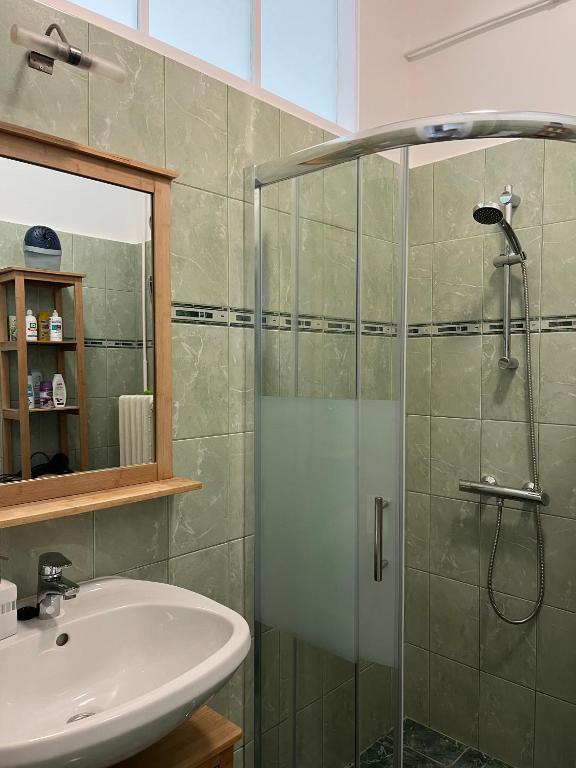 Kúpeľňa v ubytovaní King One Studio In The City Center - Netflix