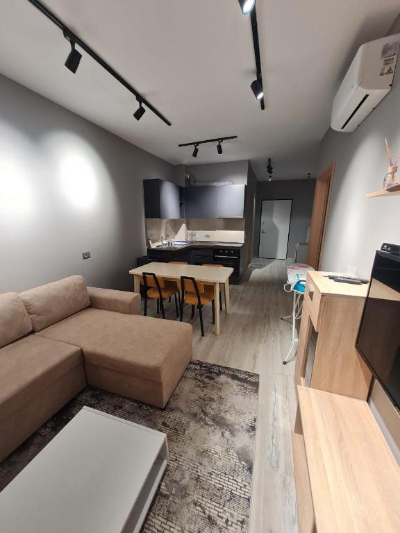 I&S Apartment 4