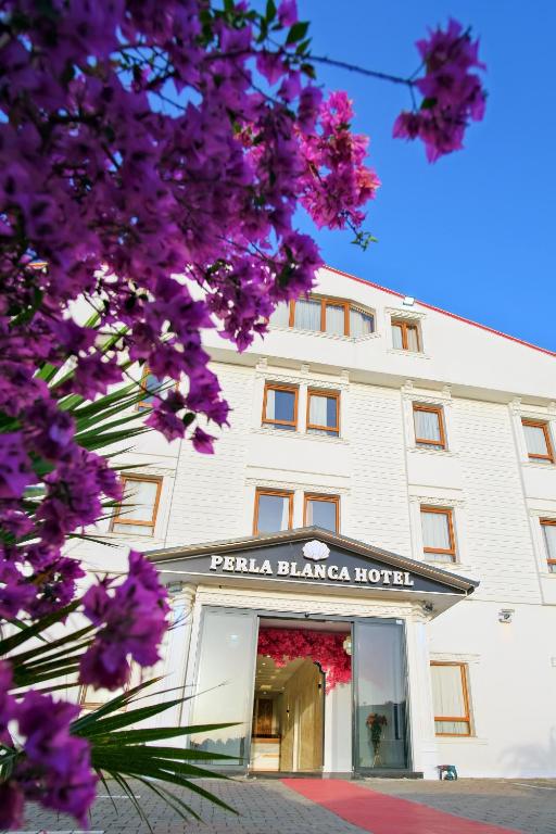Budova, kde se aparthotel nachází