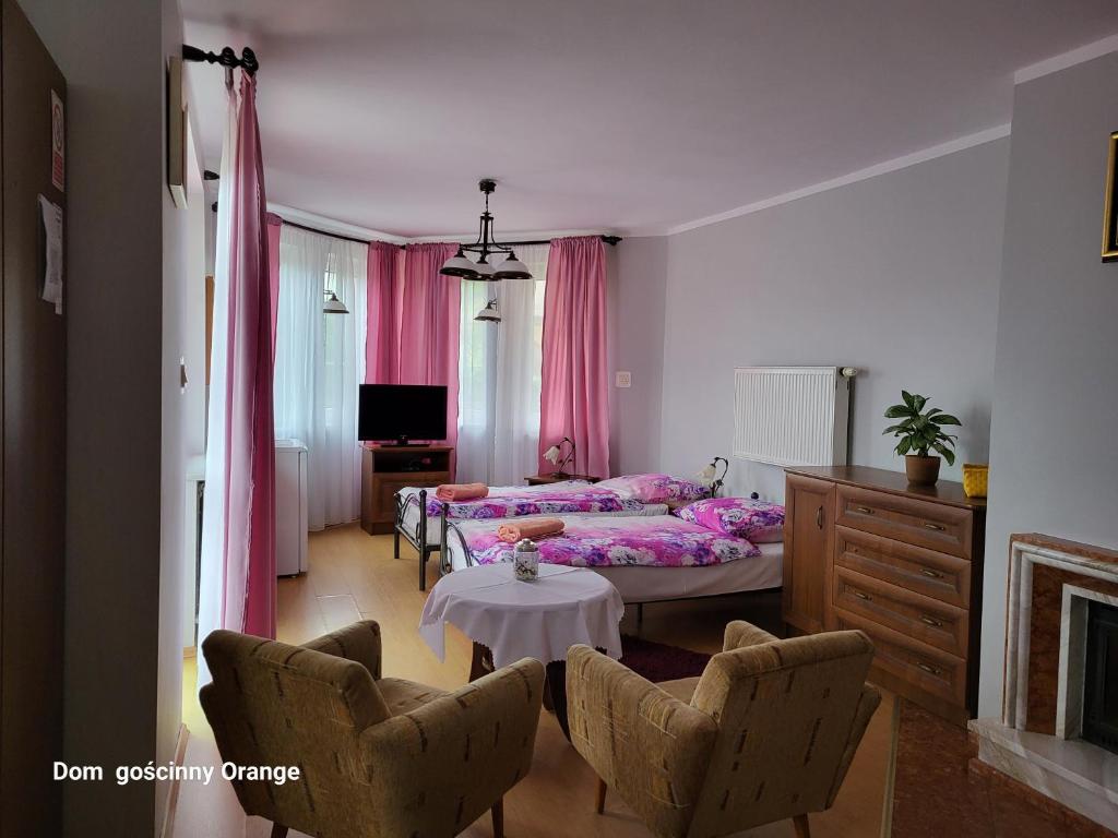 Dom Gościnny Orange - Habitación Cuádruple Con Baño Externo Privado