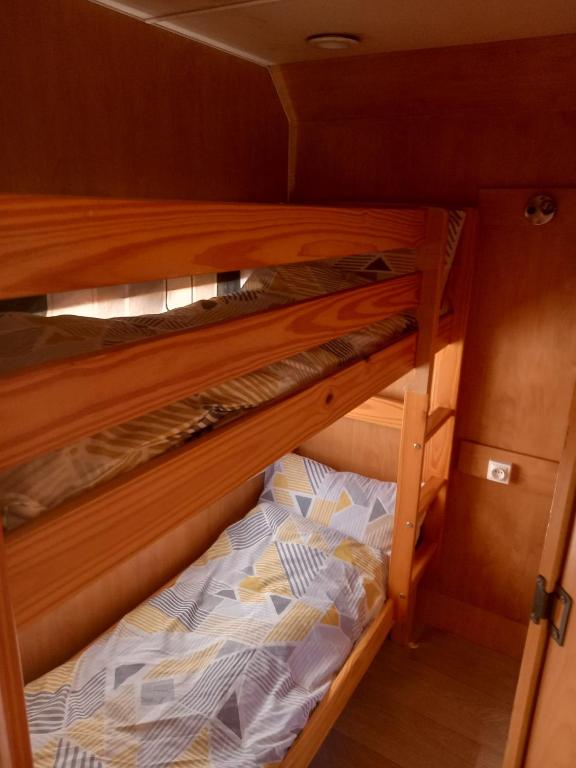 Postel nebo postele na pokoji v ubytování Tomiceva Koliba Rtanj 1
