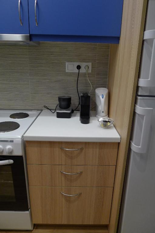 A kitchen or kitchenette at Nice 1BD apartment close to metro station Ampelokipoi