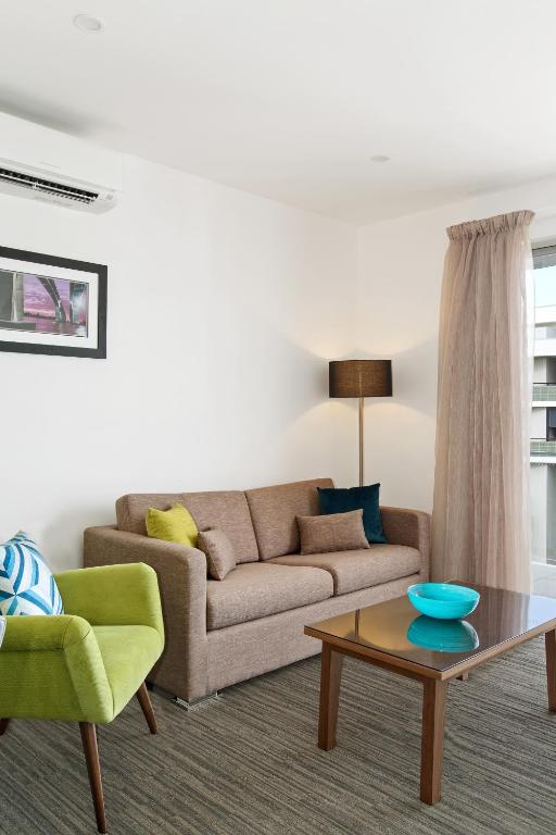 Quest Chermside on Playfield - Resim 17