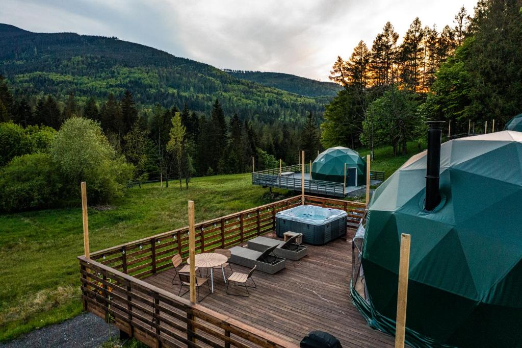 Příroda nedaleko luxury tent
