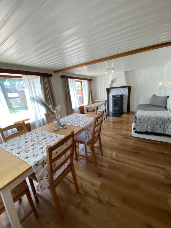 Cozy 2-Bedroom Bungalow - Resim 22