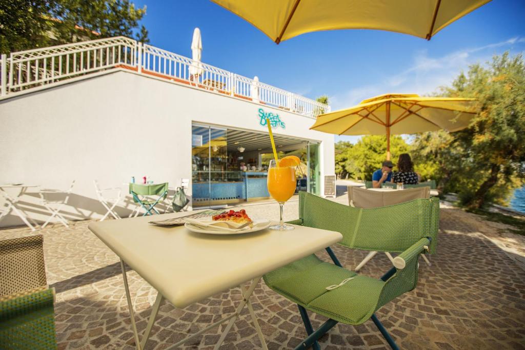 Patio nebo venkovní prostory v ubytování Amadria Park Camping Trogir - Apartments