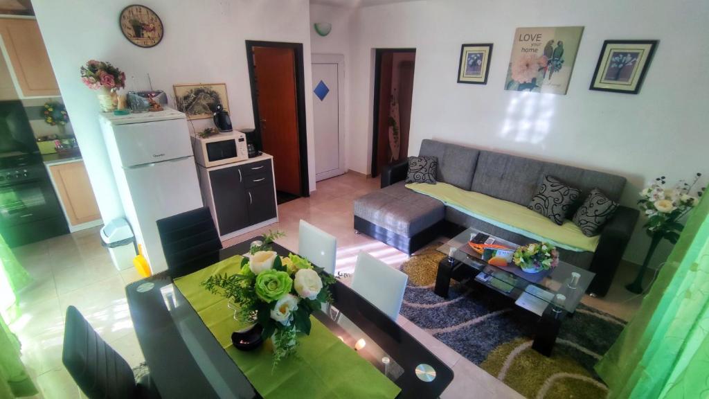 Kuchyň nebo kuchyňský kout v ubytování Apartmani Anastazija