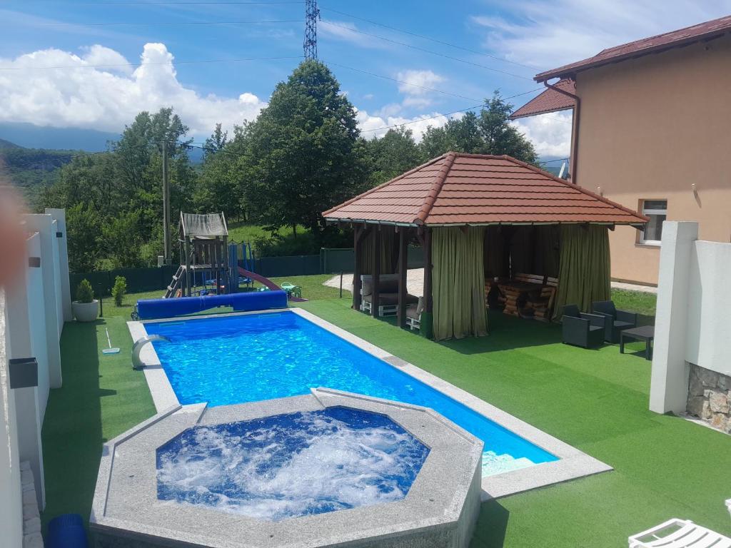 Piscina a Villa Panorama o a prop