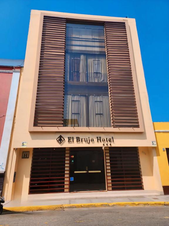 Budova, kde se hotel nachází