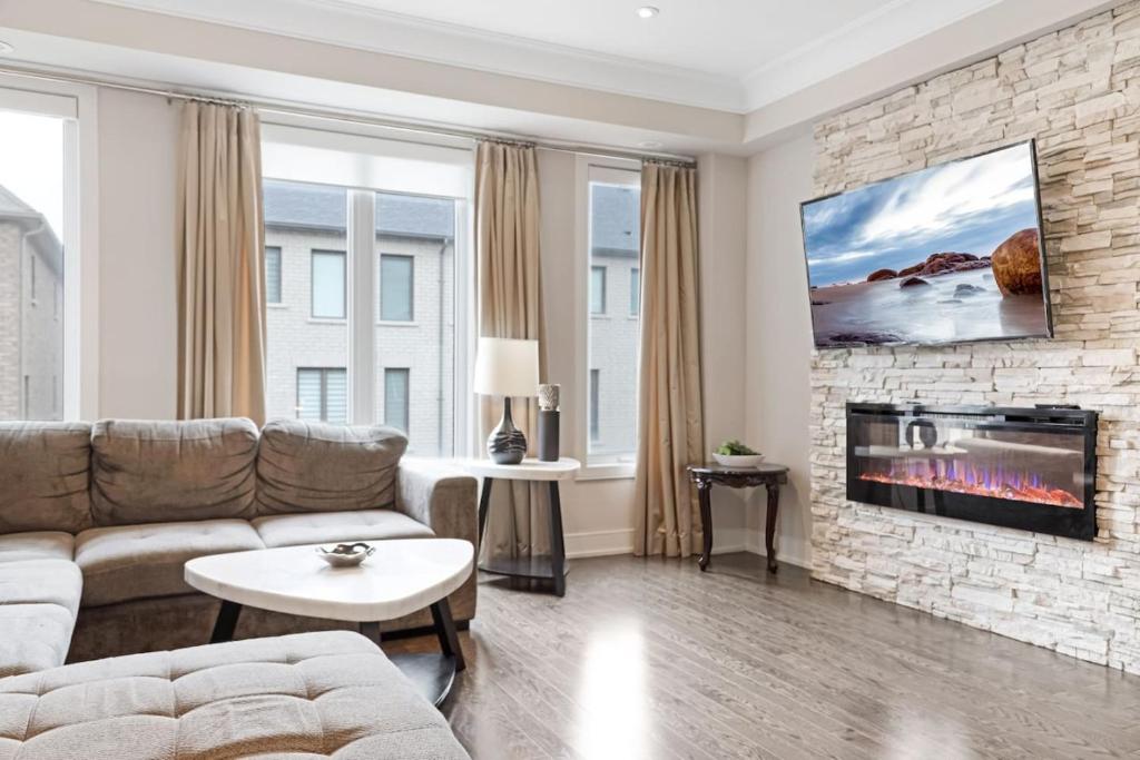 FamilyFriendly 3BR Mississauga Home, Mississauga Updated 2024 Prices