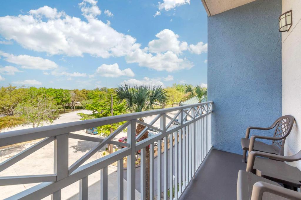 Best Western Naples Plaza Hotel photo