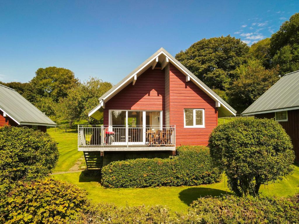 Ta Mill Cottages & Lodges - Meadowview Chalet 3 - Housity