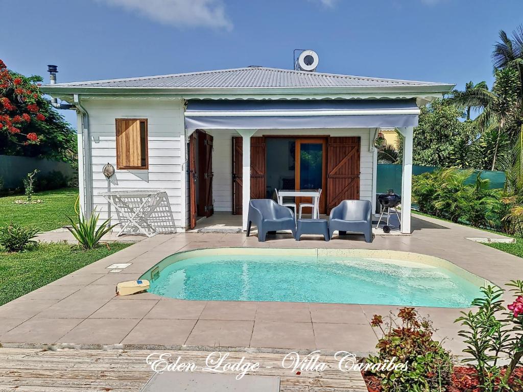 Bazén v ubytování Eden Lodge 4 Villas avec piscine privée nebo v jeho okolí