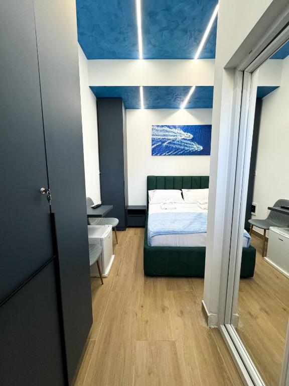 Postel nebo postele na pokoji v ubytování Marina Private Room Shkoder