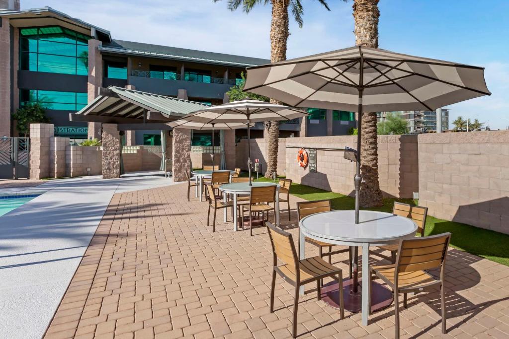 Patio nebo venkovní prostory v ubytování Best Western Plus Sundial