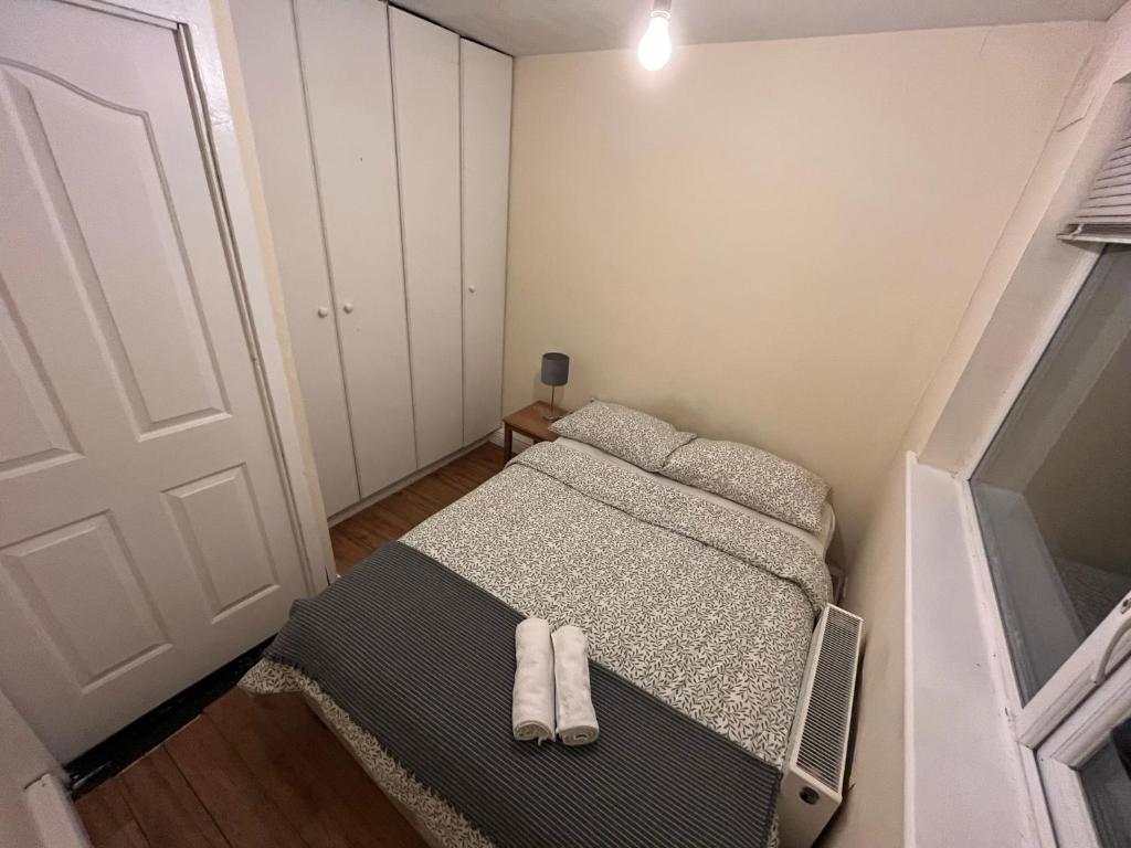 Postel nebo postele na pokoji v ubytování StayHome B&B