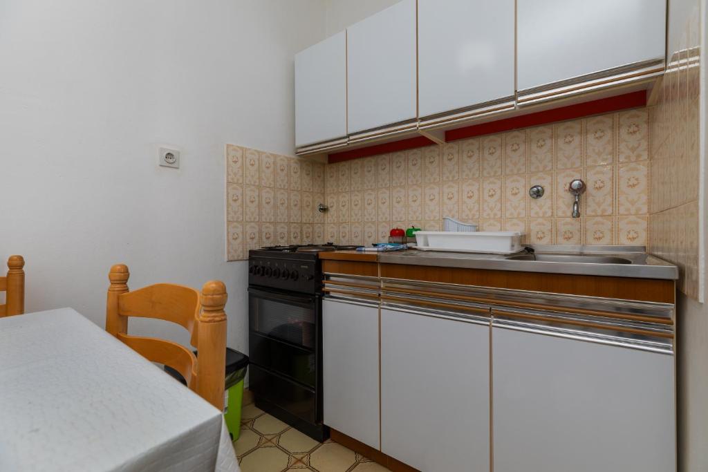 Kuchyňa alebo kuchynka v ubytovaní Apartment Pisak 967b