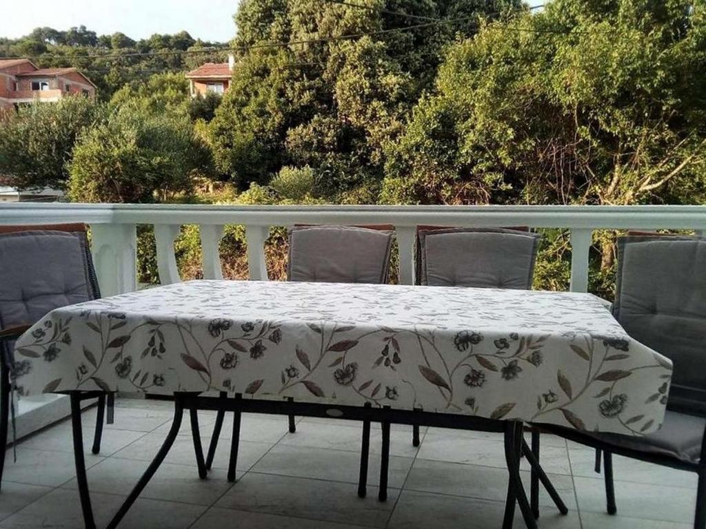 Apartments with parking space Palit, Rab - 23237