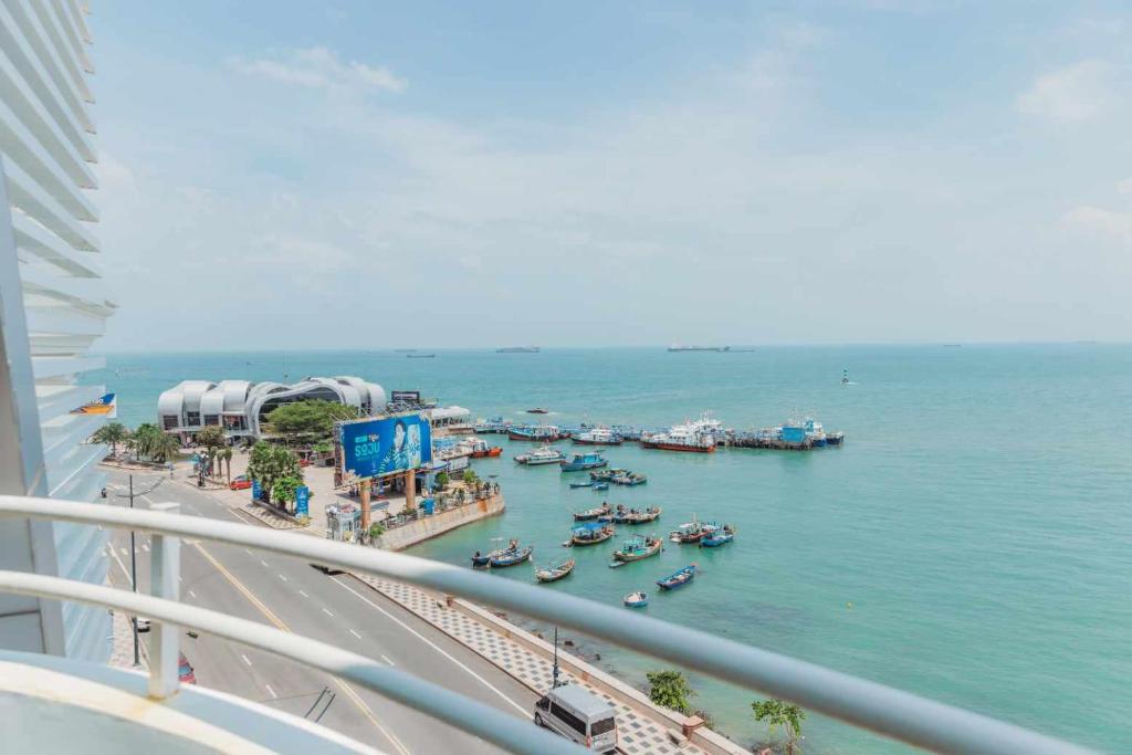 Bayview Hotel & Apartments - Hizvo