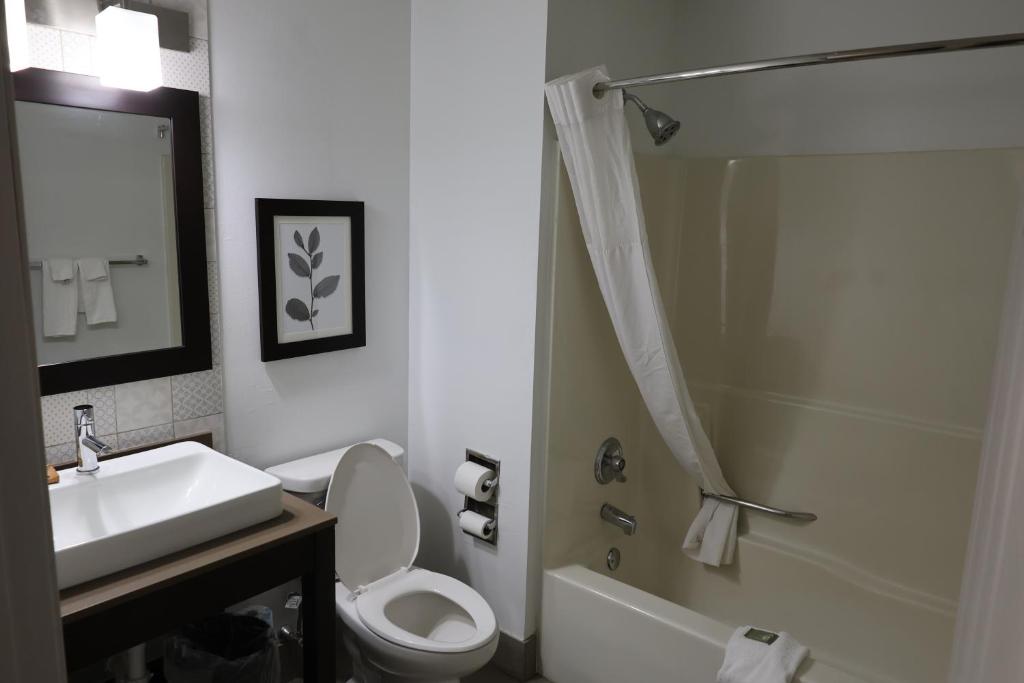 Country Inn & Suites by Radisson, Sparta, WI photo