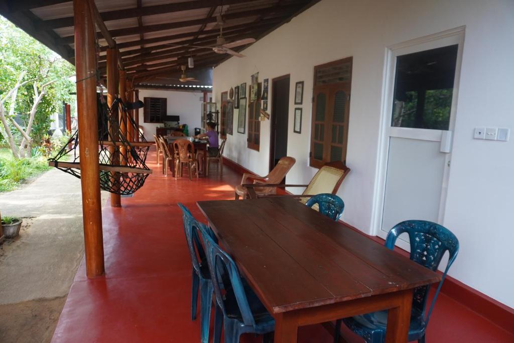 Fotografie z fotogalerie ubytování Vibushan Guest House v destinaci Nilaveli