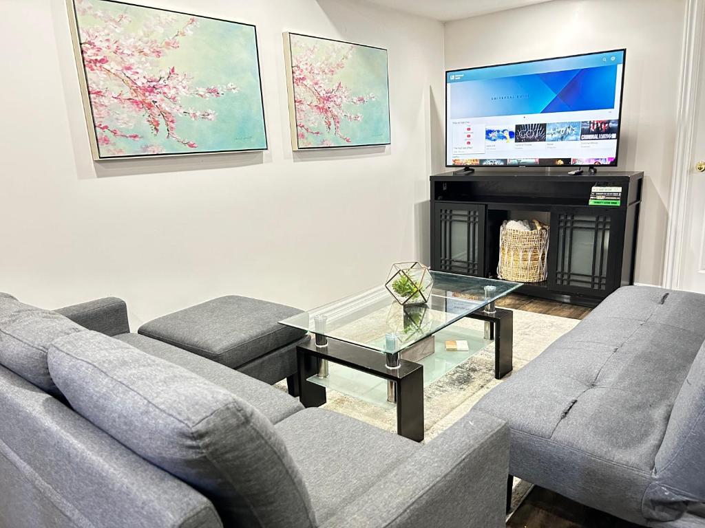 Cozy Suite near Bramalea City Centre, Brampton, Brampton (updated prices 2024)