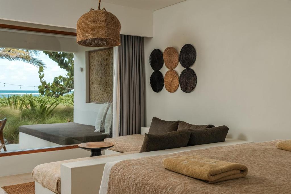 Amber Lombok Beach Resort - 3