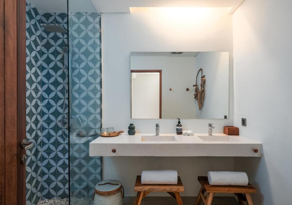 Amber Lombok Beach Resort - 4