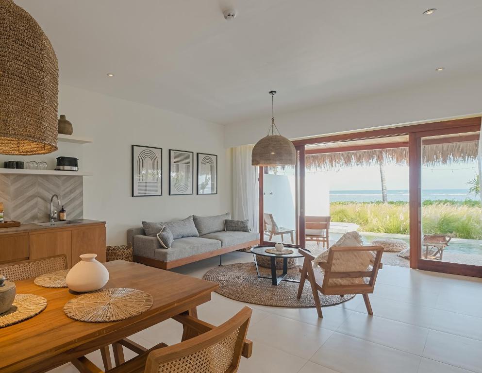 Amber Lombok Beach Resort - 18