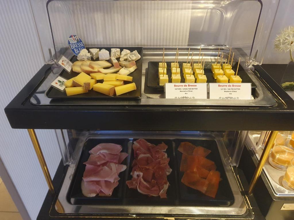 Jídlo v hotelu nebo okolí