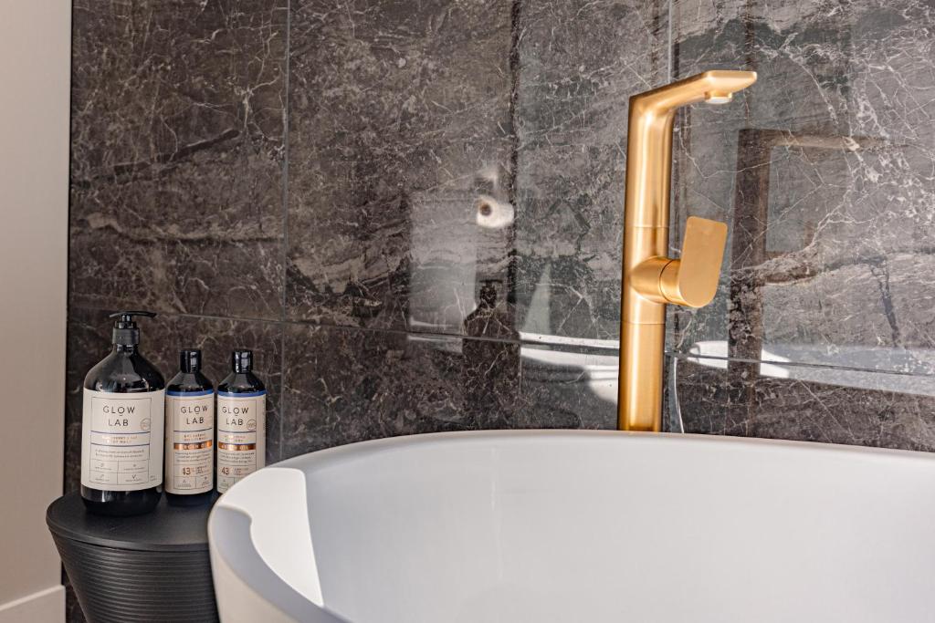 Johnston Apartments - Award-winning building, Your unforgettable stay - Resim 25