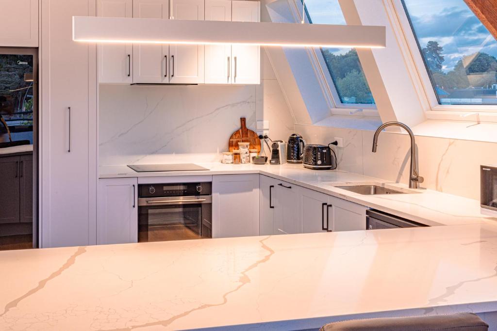 Johnston Apartments - Award-winning building, Your unforgettable stay - Resim 28