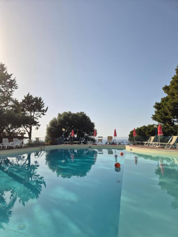 Bazén v ubytování Hotel Guardacosta nebo v jeho okolí