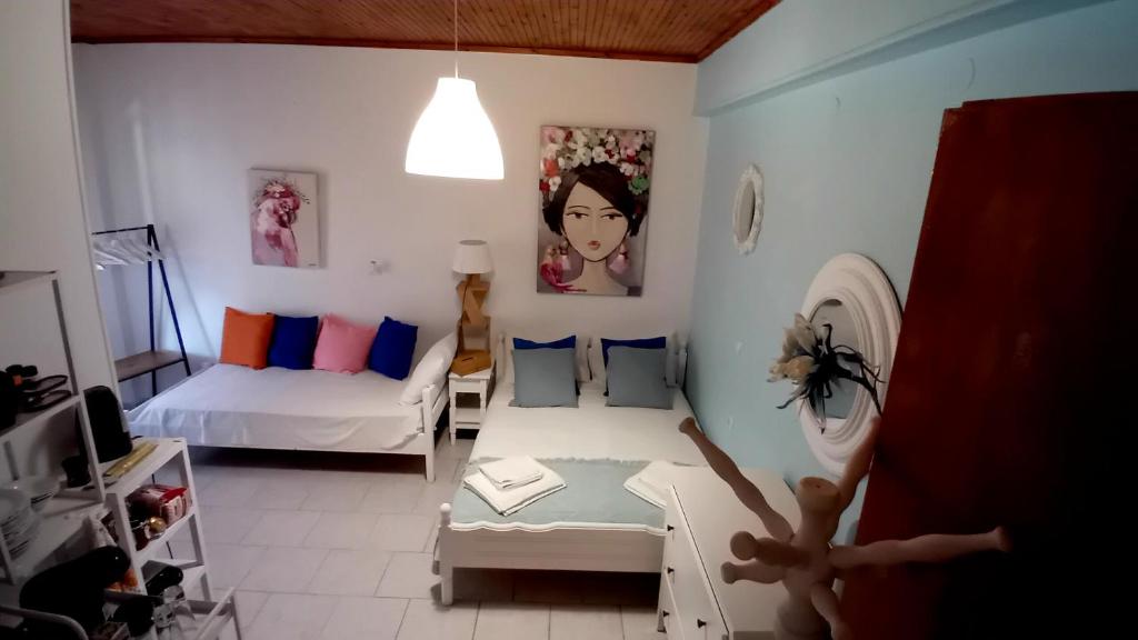 Studio Despoina - Triple Room With Balcony