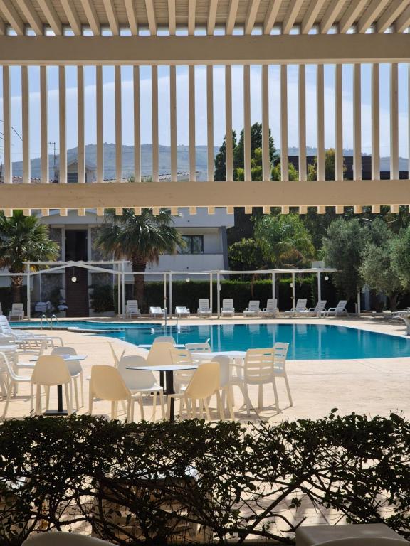 Bazén v ubytování Suite Hotel Dominicus nebo v jeho okolí