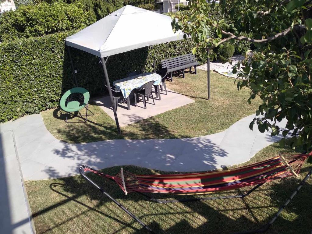 Vonkajšia záhrada v ubytovaní Villa Miriade B&b
