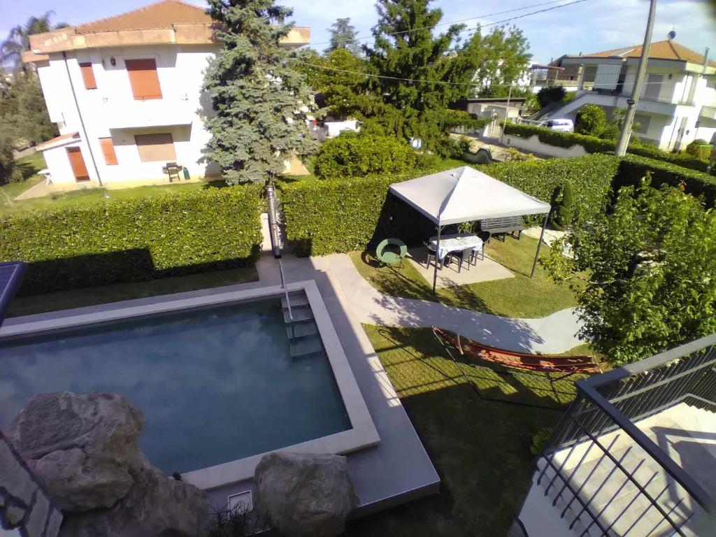 Bazén v ubytovaní Villa Miriade B&b alebo v jeho blízkosti