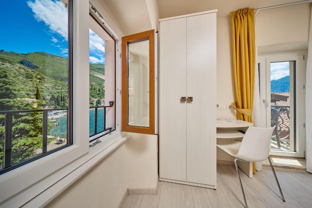 Nespecifikovaný výhled na hory nebo výhled na hory při pohledu z hotelu