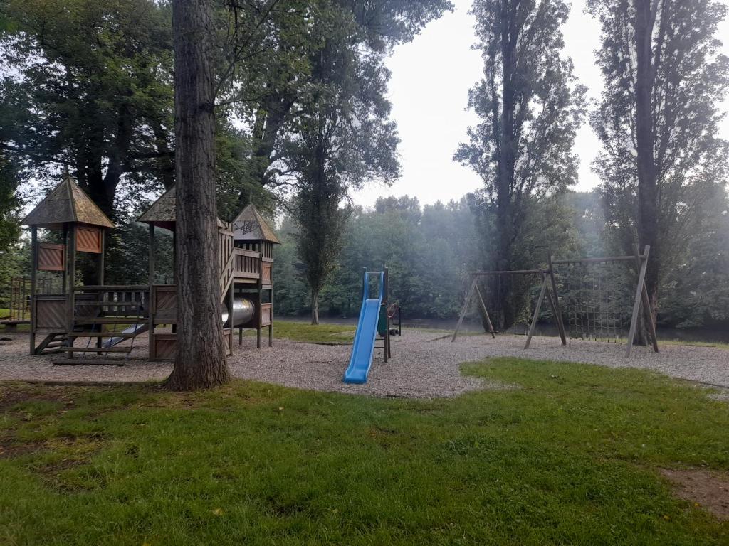 Herní místnost nebo prostor pro děti v ubytování Hotel de l'Ile d'Amour
