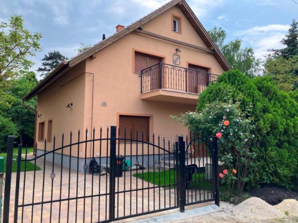 Villa Violin 8646 Balatonfenyves, Balaton utca 25 kép - 1