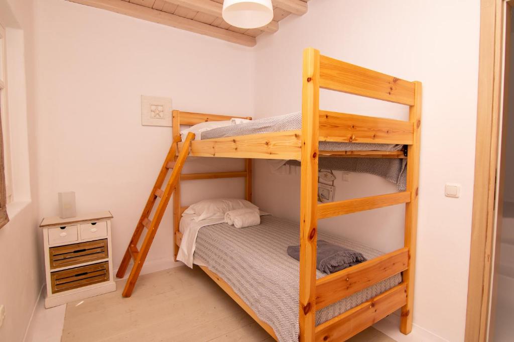 Łóżko lub łóżka w pokoju w obiekcie Villa Jasper by Mykonos Stays