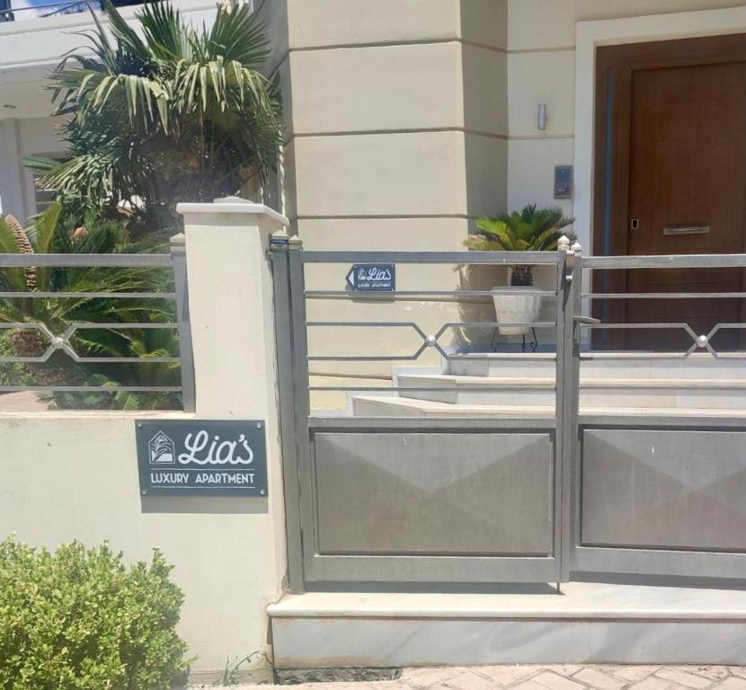 Ảnh trong thư viện ảnh của Lia's luxury apartment - near airport ở Koropíon