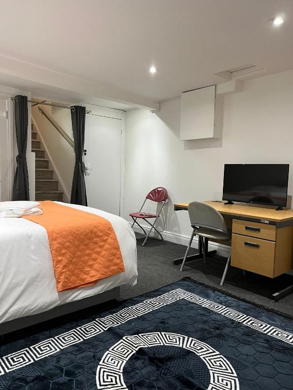 Starlet Manor Park - Three-Bedroom Apartment